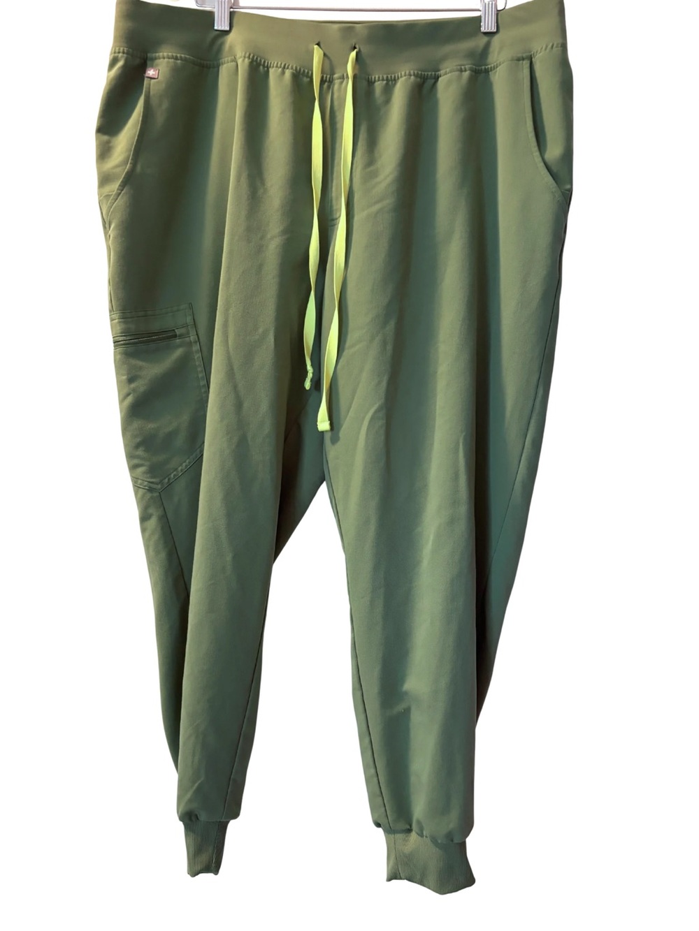 FIGS Zamora High-Rise Jogger Scrub Pant in Fern - Picture 3 of 4
